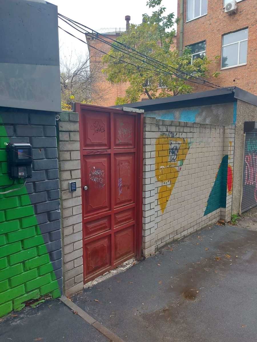 1879762798710348