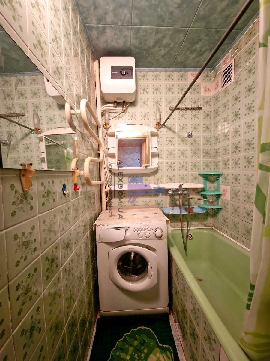 1879767671191845