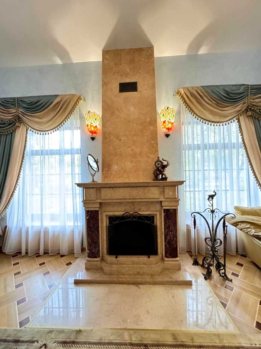 1879767779911728