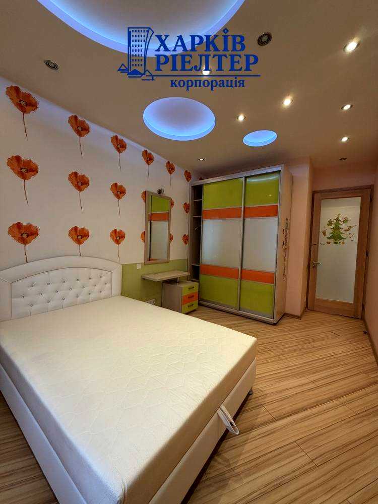1879770328167972