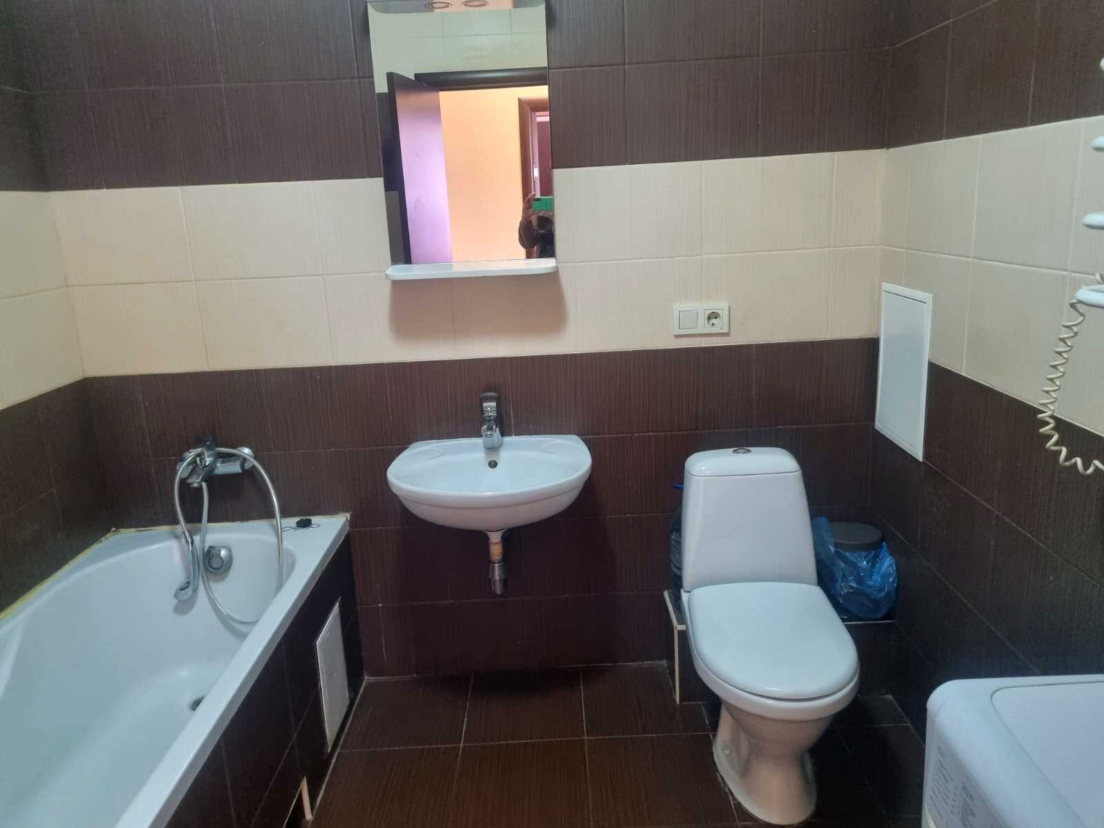 1879780870858401