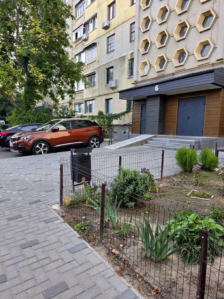 1879785350211888