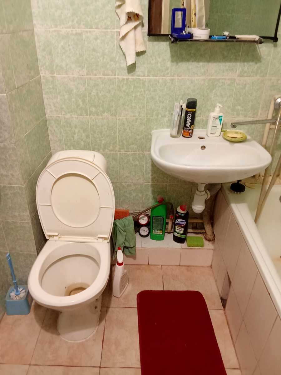 1879817626841881