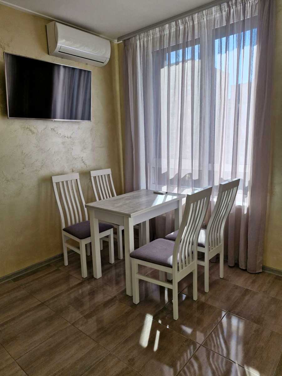 1879821093041444