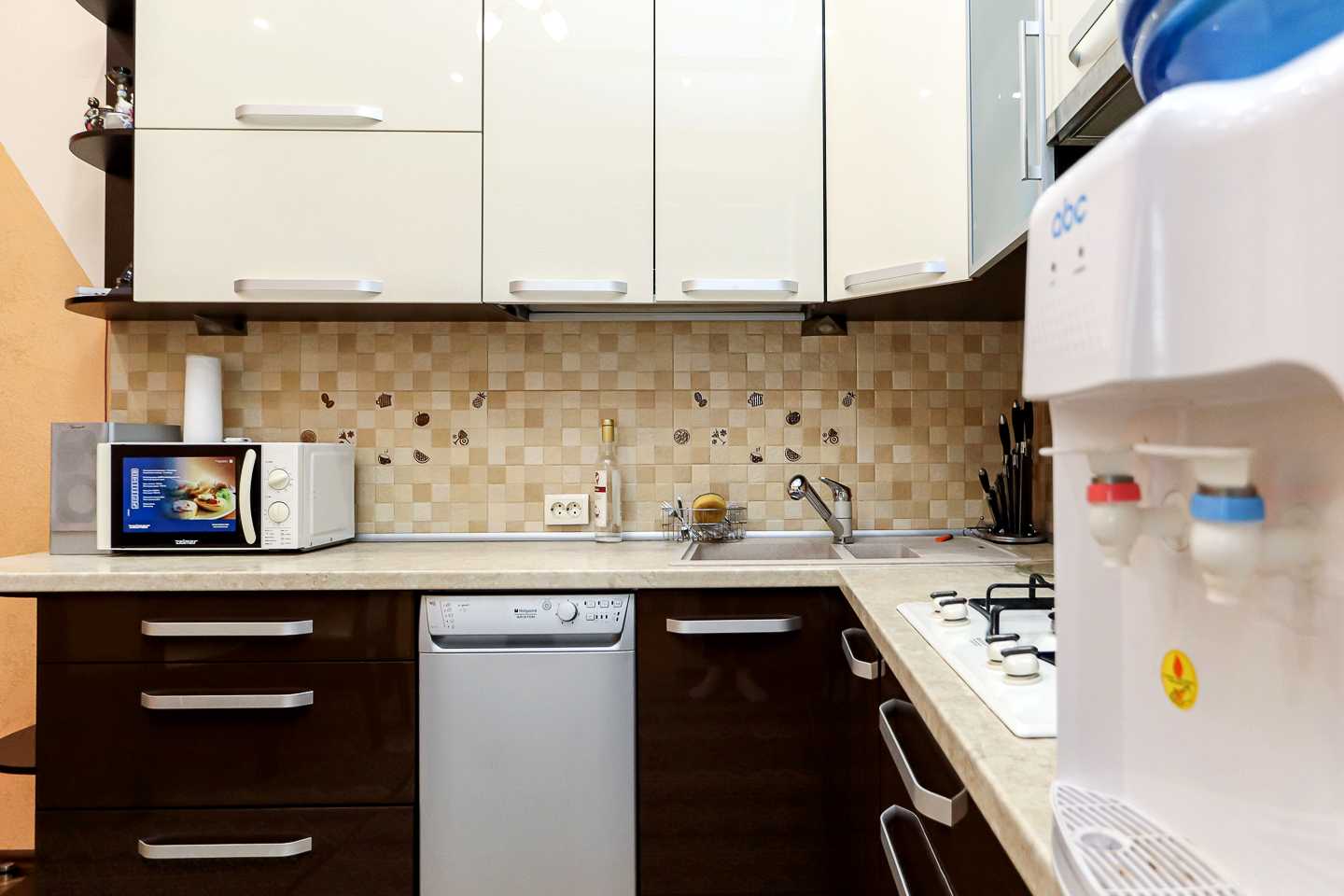 1879822425296964