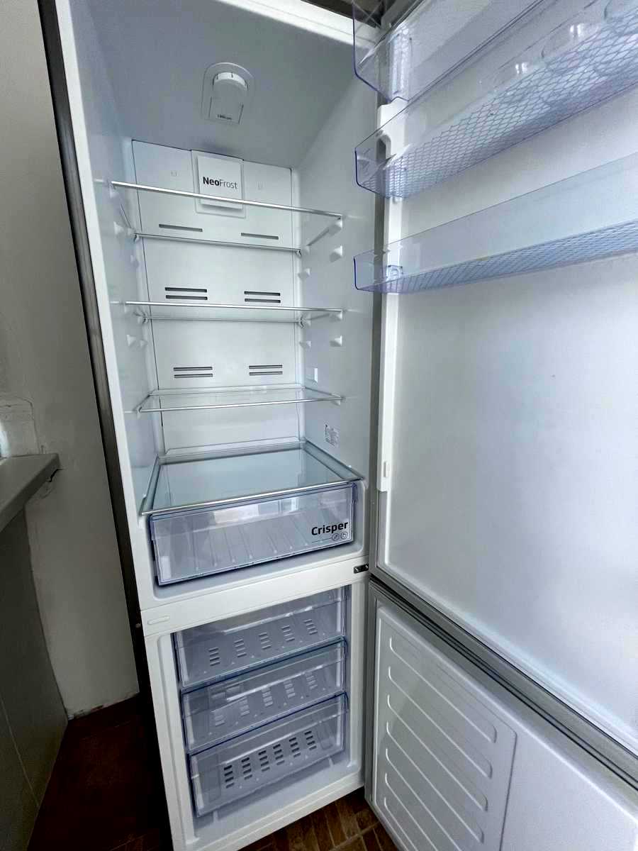 1879822653275886