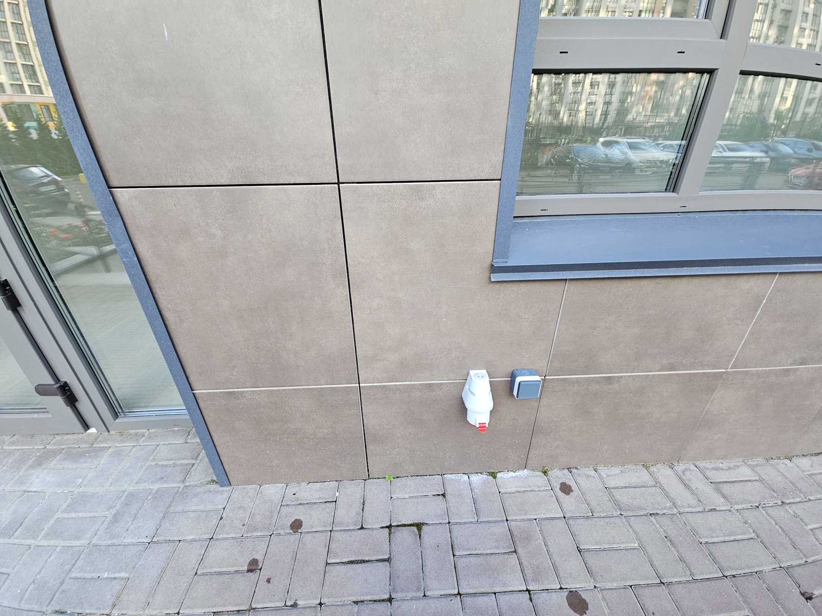 1879822930785667