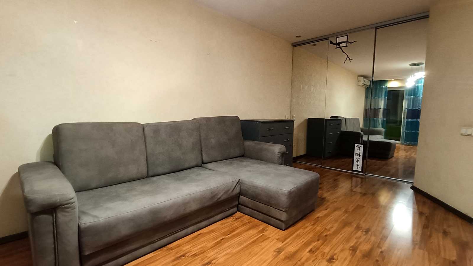 1879824375250372