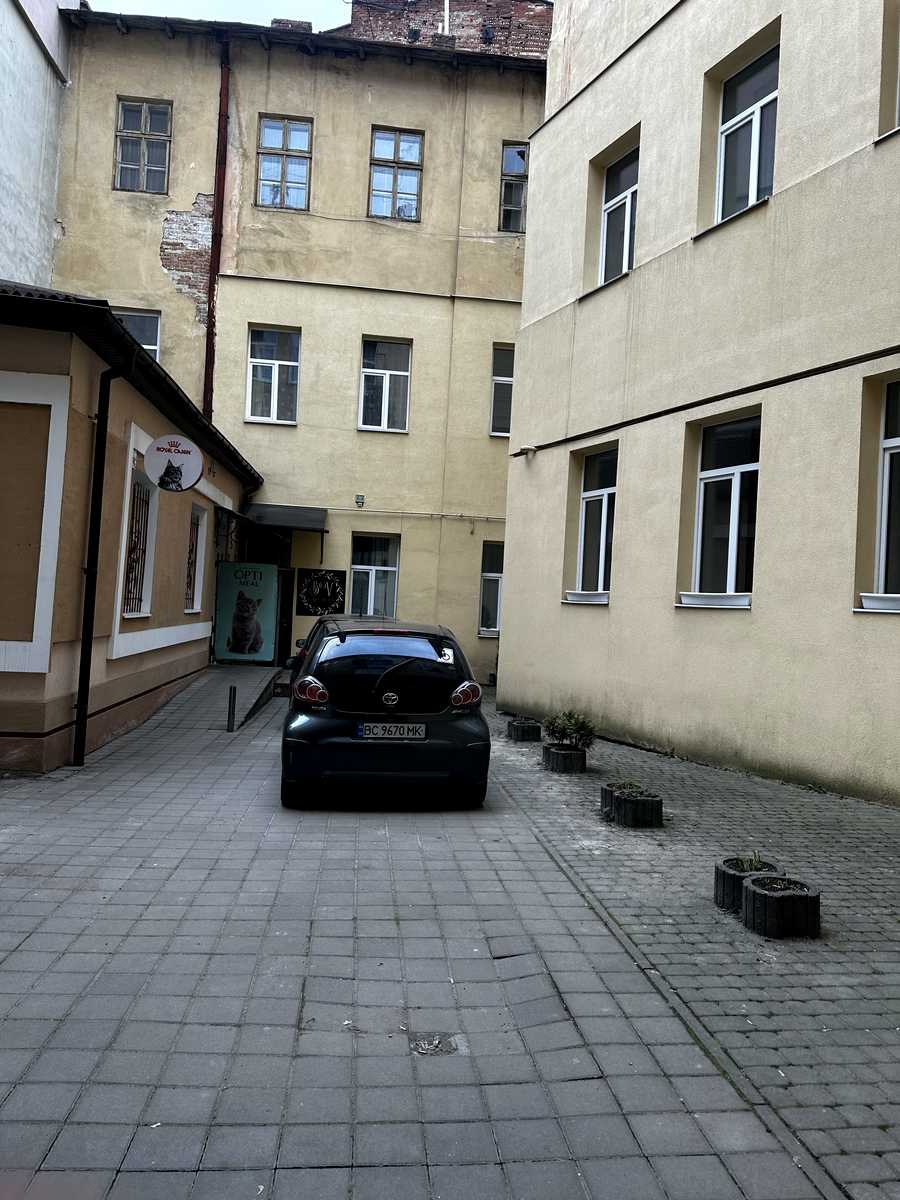 1879824613740327