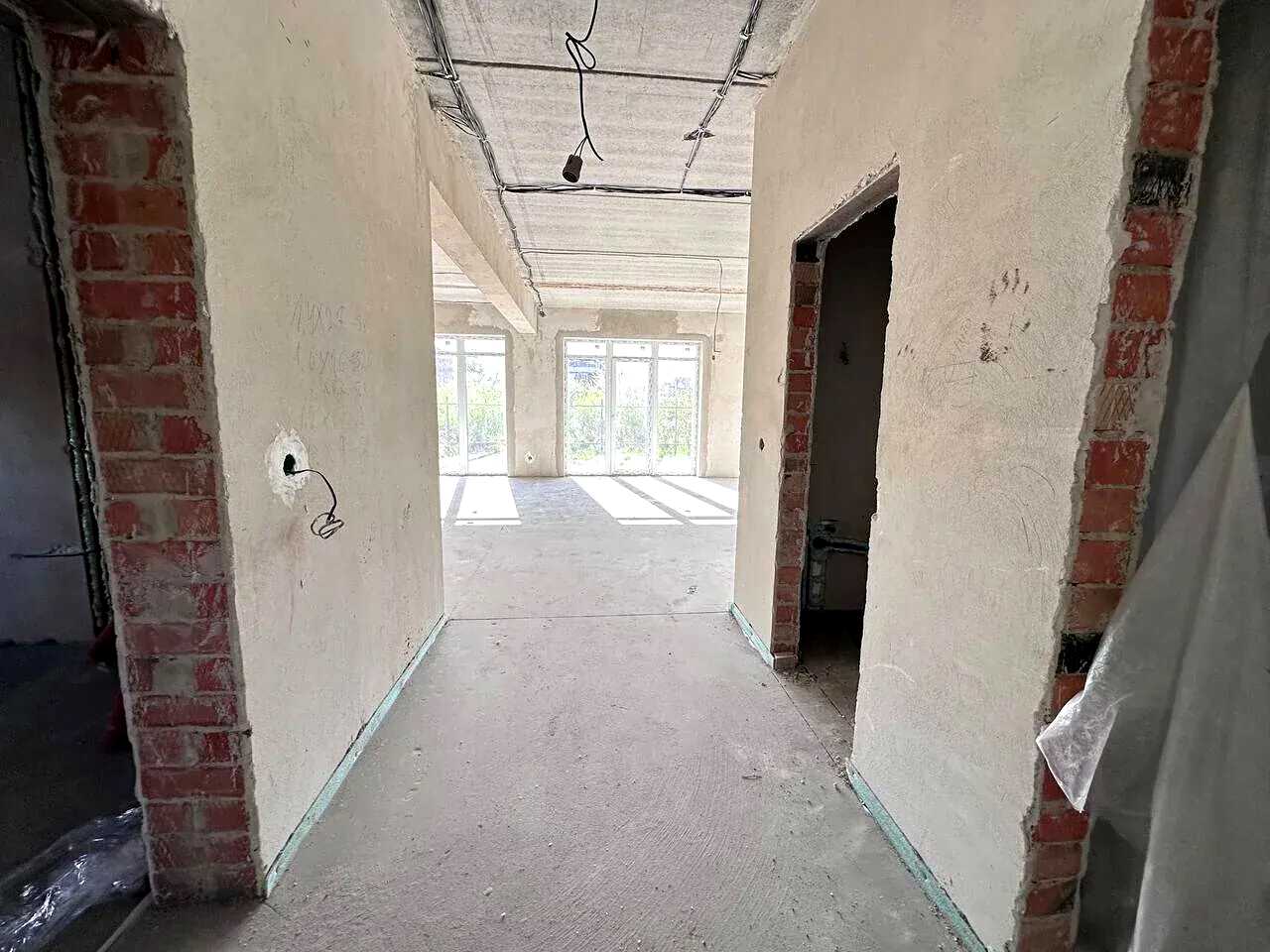 1879825469710409