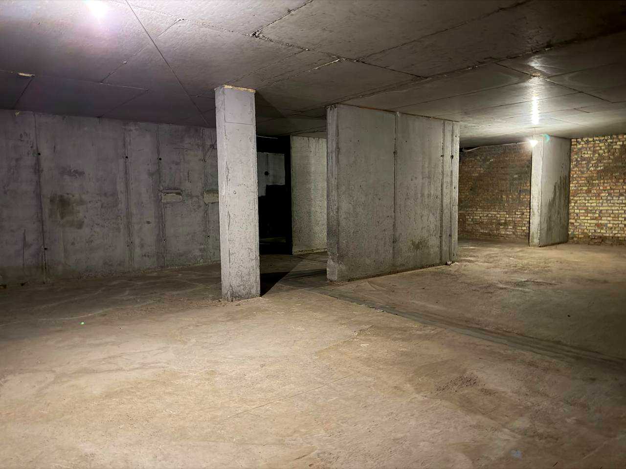 1879827776418356