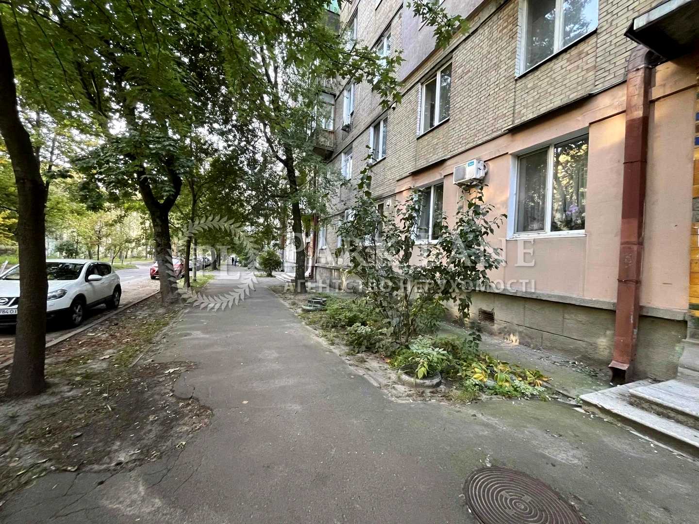 1879828073783328