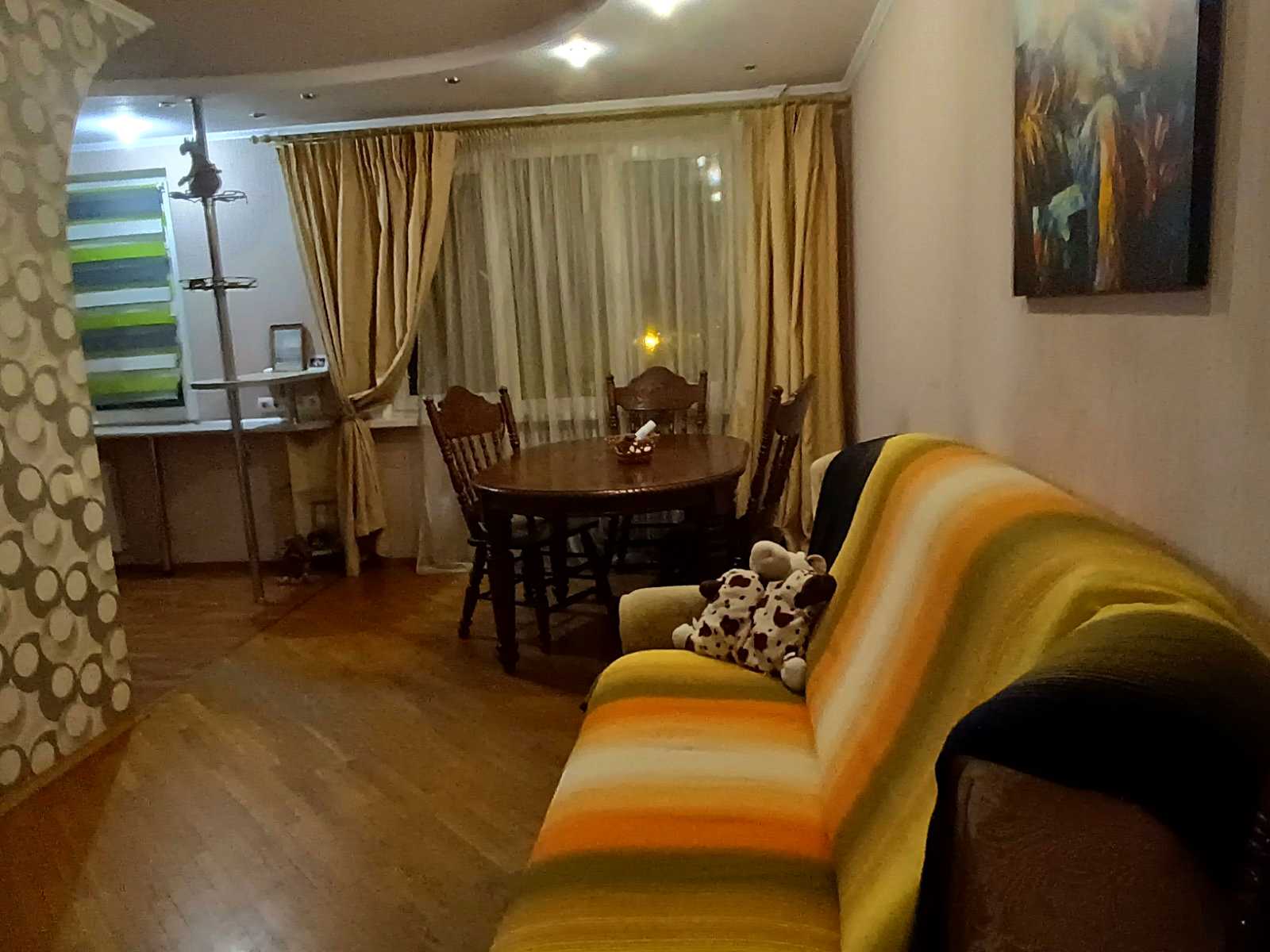 1879828287857992