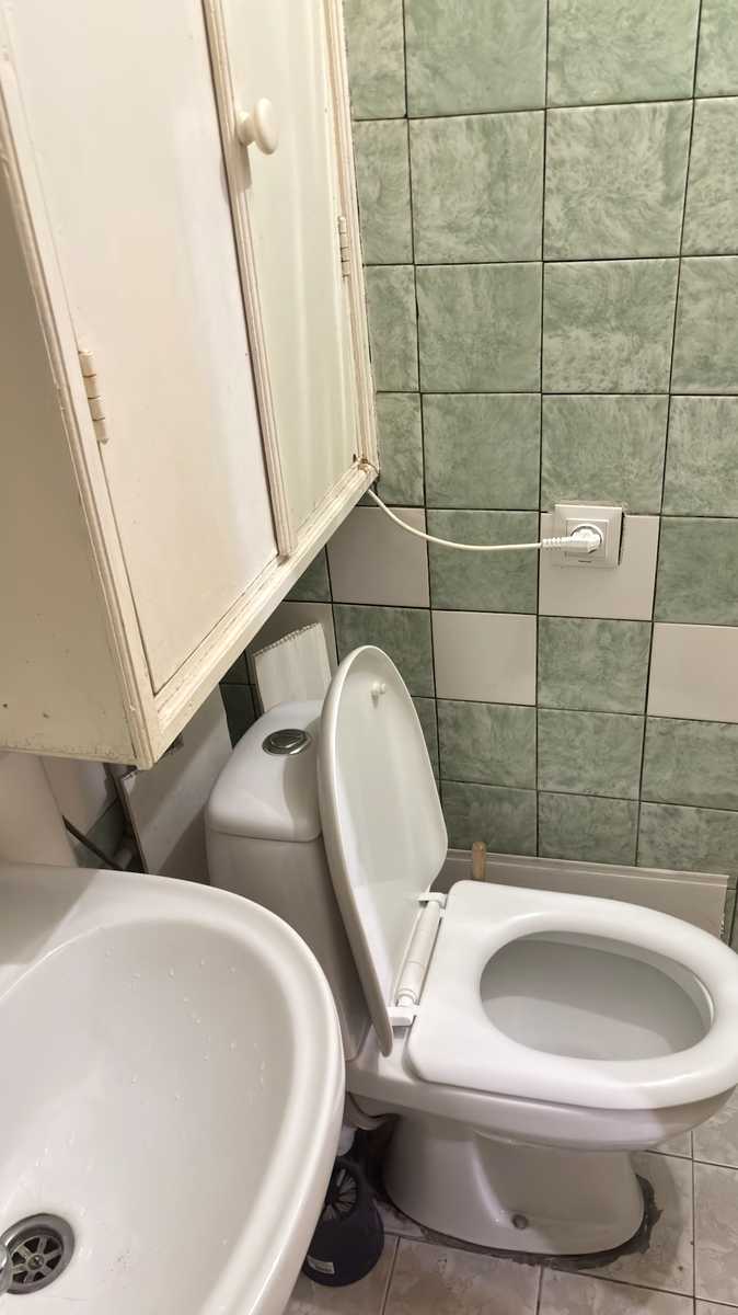 1879828613847472