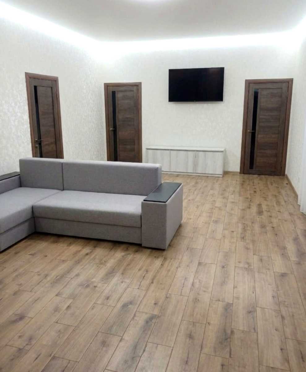 1879829937743279