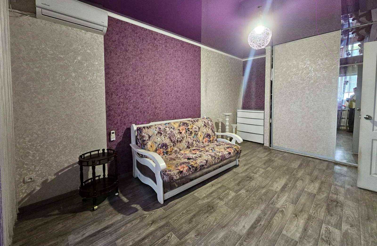 1879831620605605