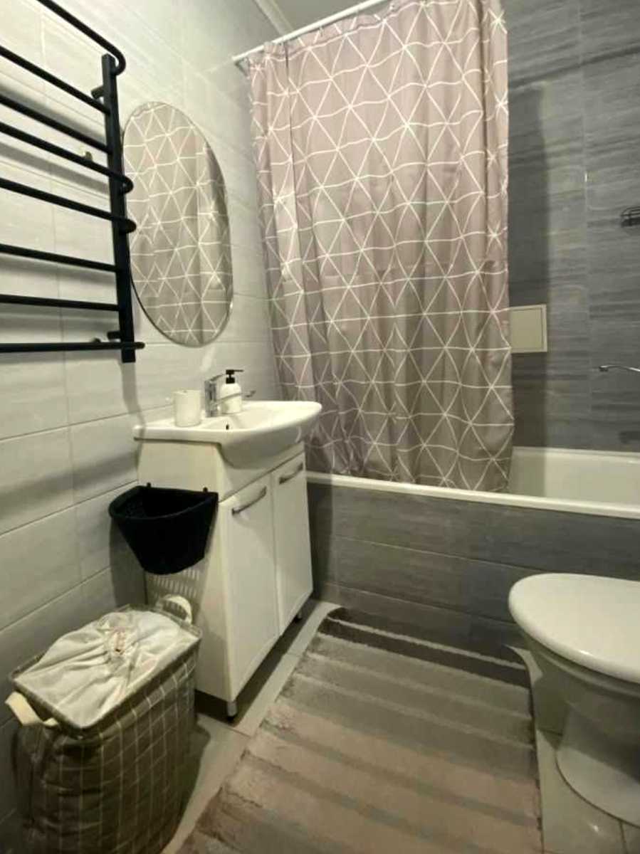 1879832651096396