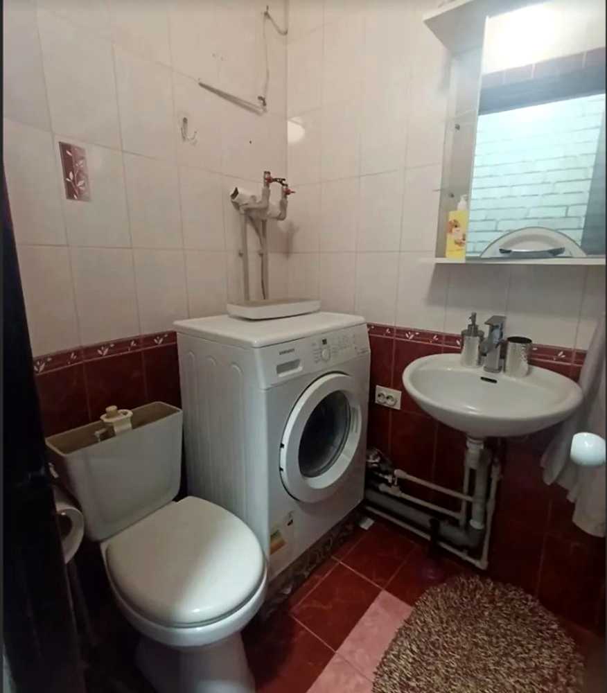 1879836247710242