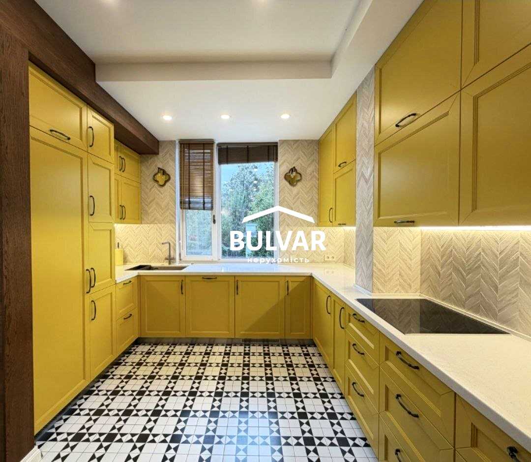 1879836296274925