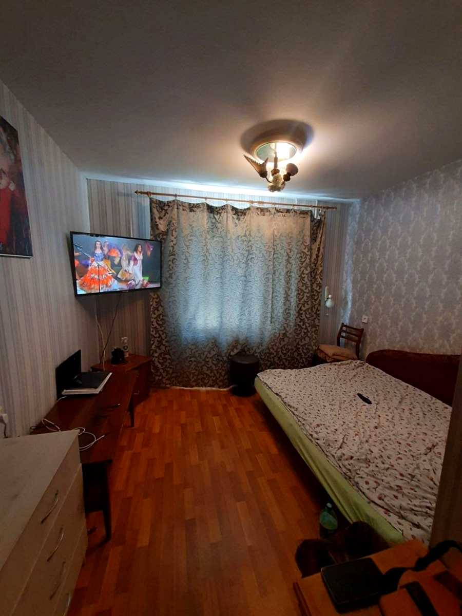 1879836773309341