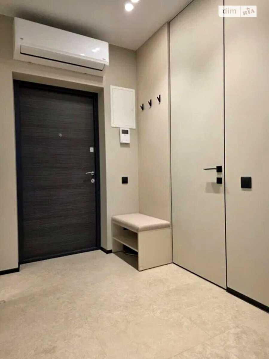 1879837011640651