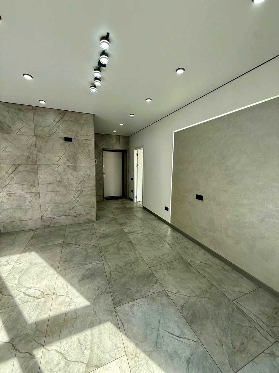 1879837296476937