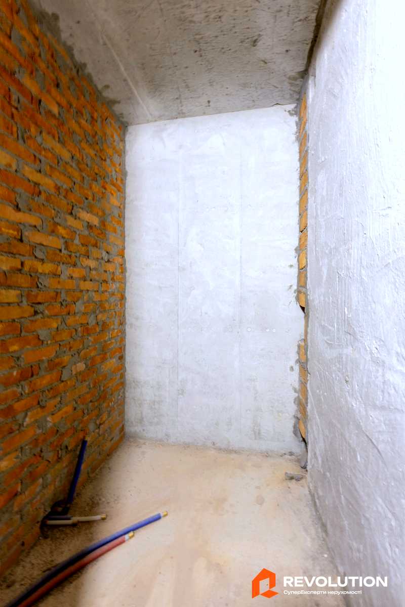 1879838898520702