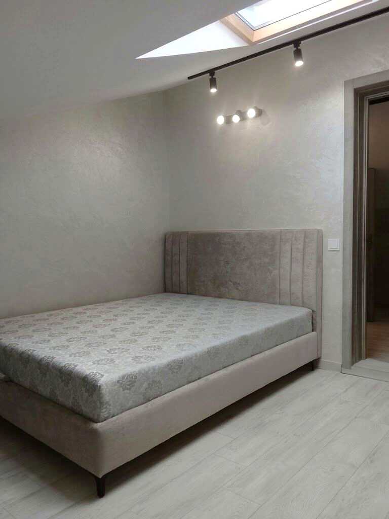 1879840607124872