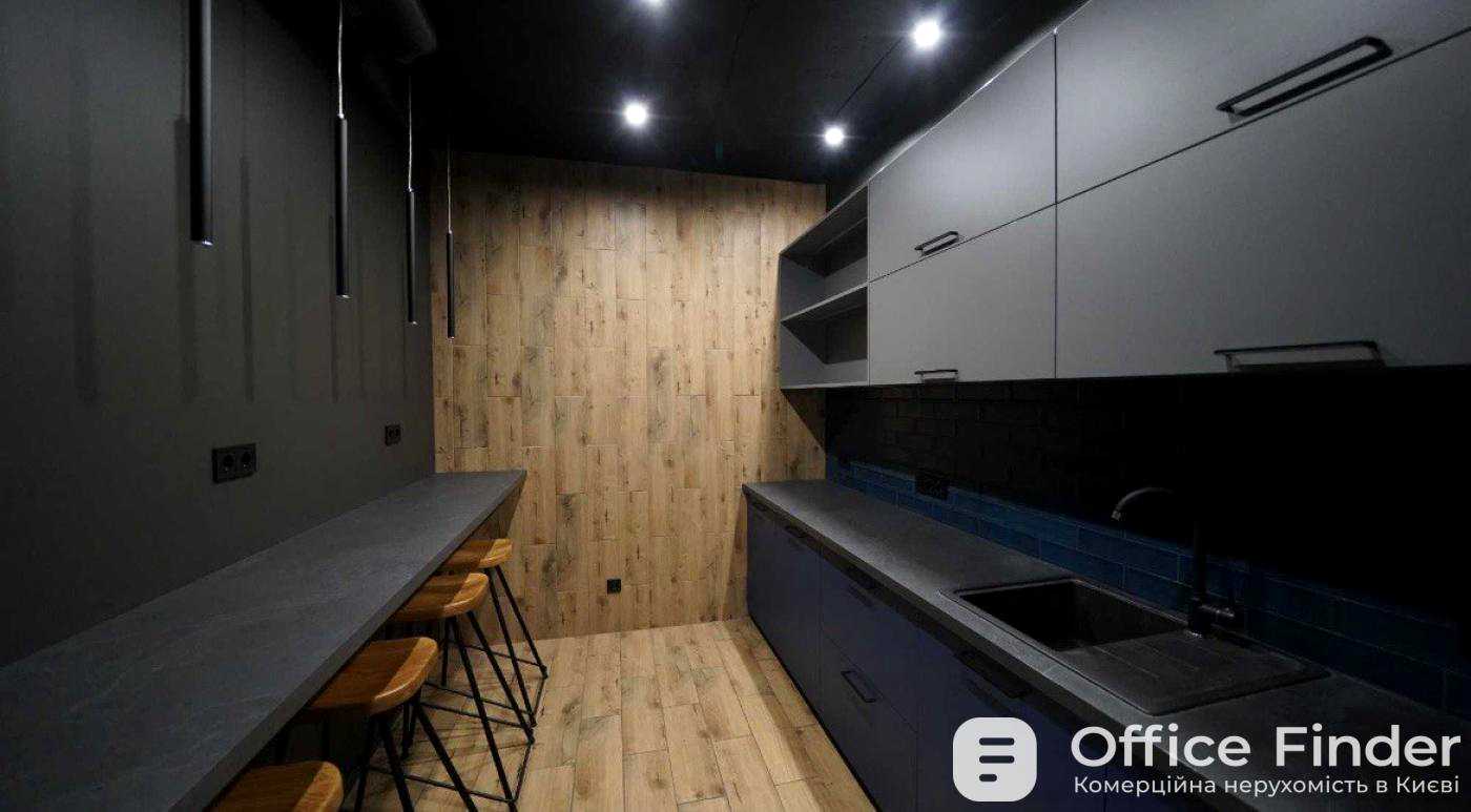 1879840774403131