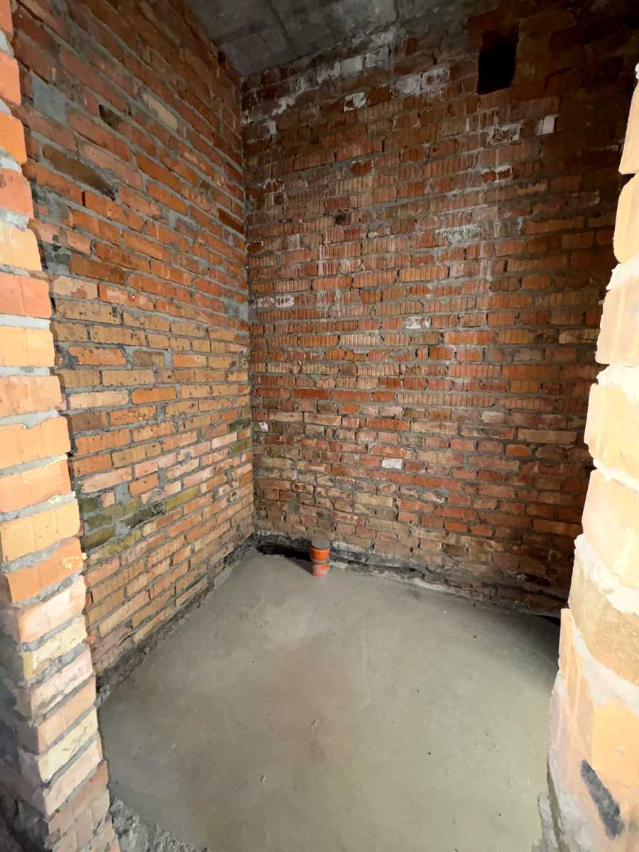 1879842367422215