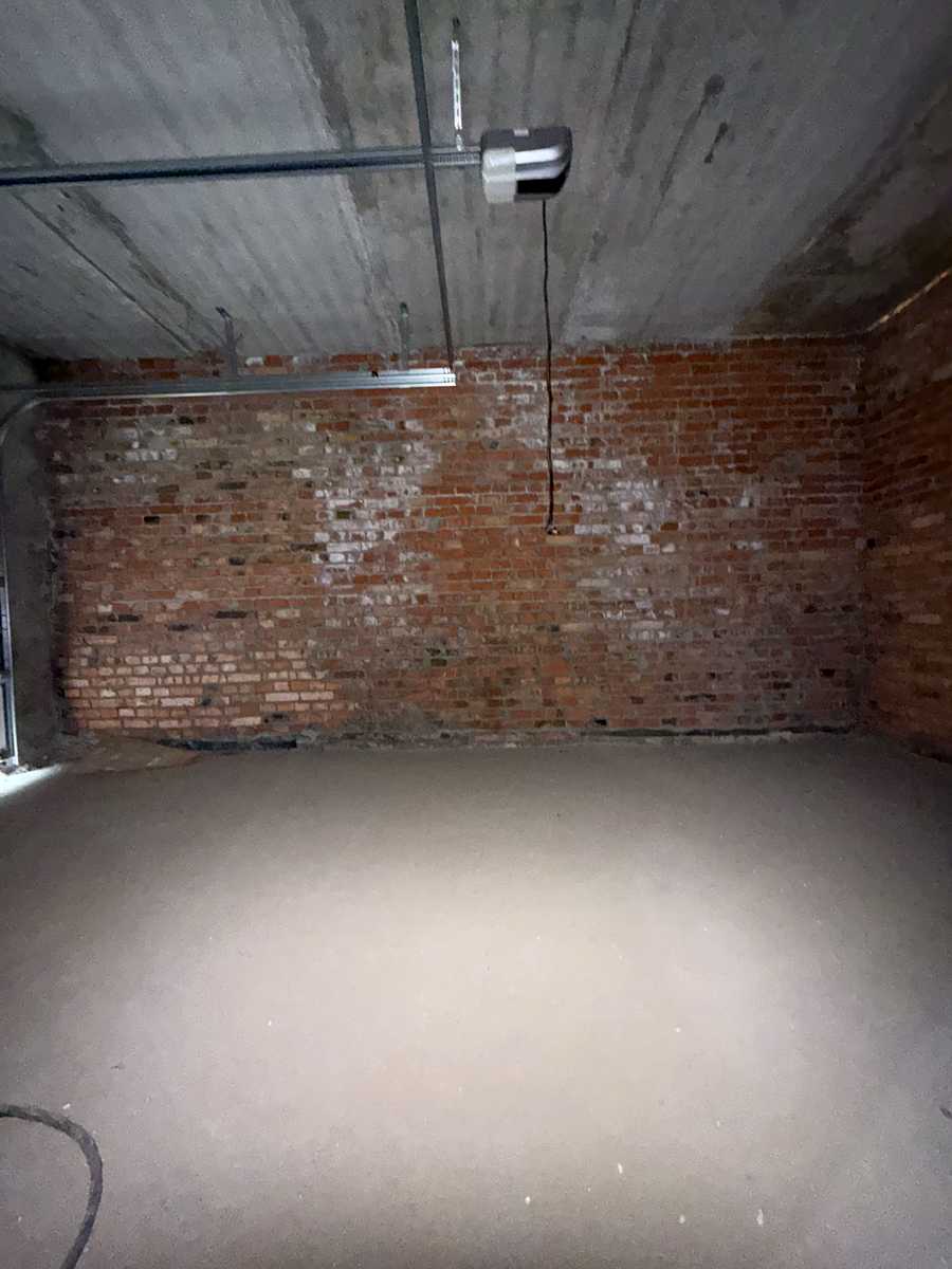 1879843294376872