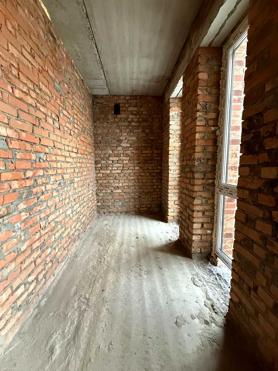 1879843301587861
