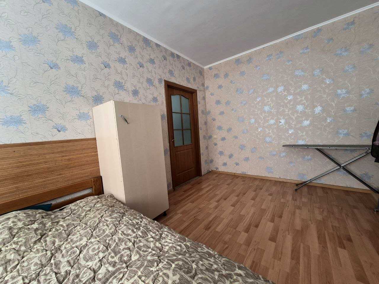 1879843893745932