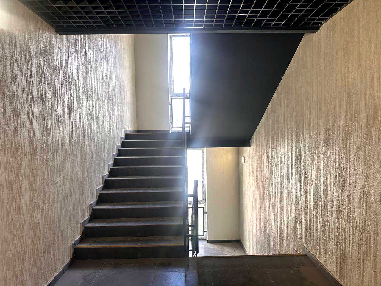 1879844374469171