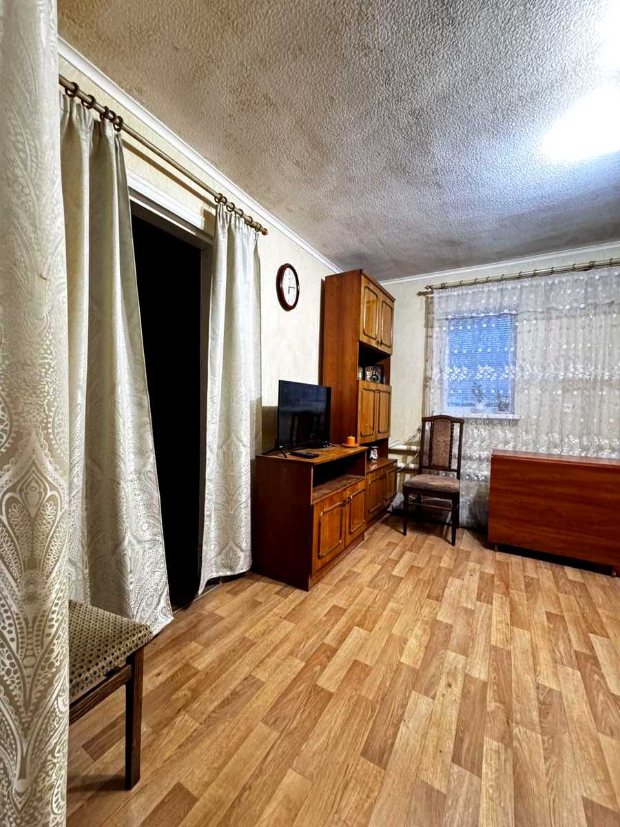 1879844784439375
