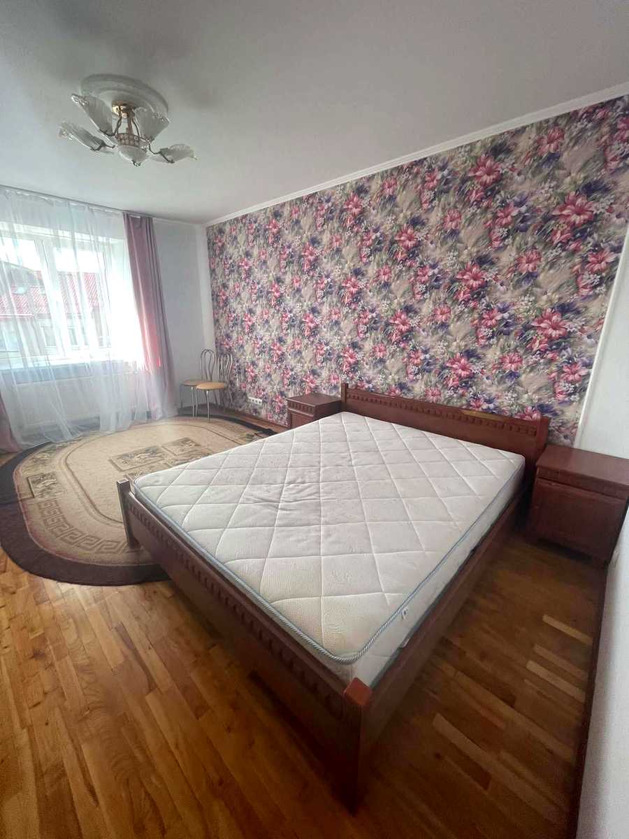 1879844824024327