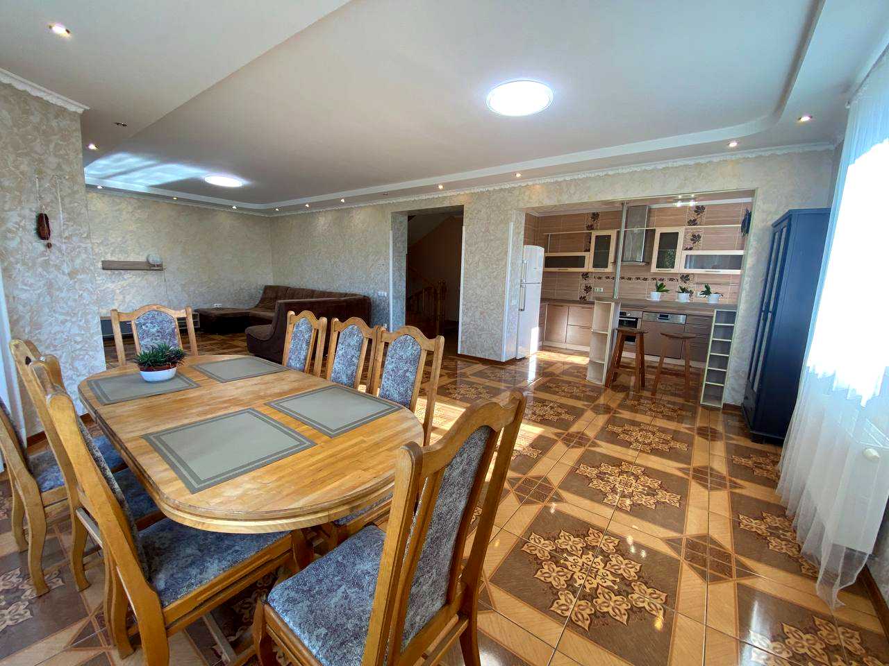 1879844927714216
