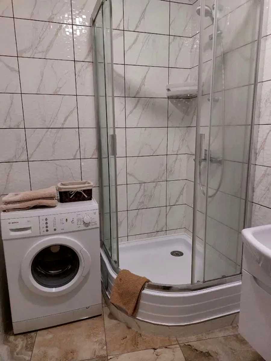 1879845961715789