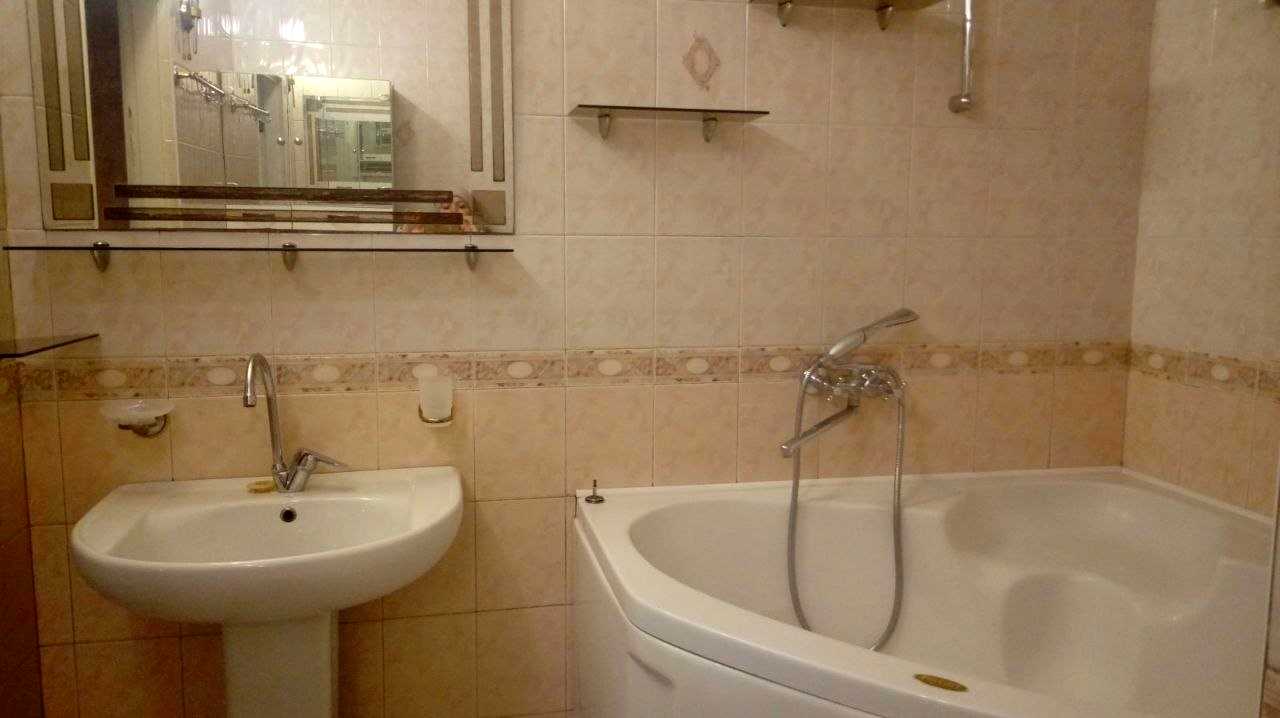 1879846518764588