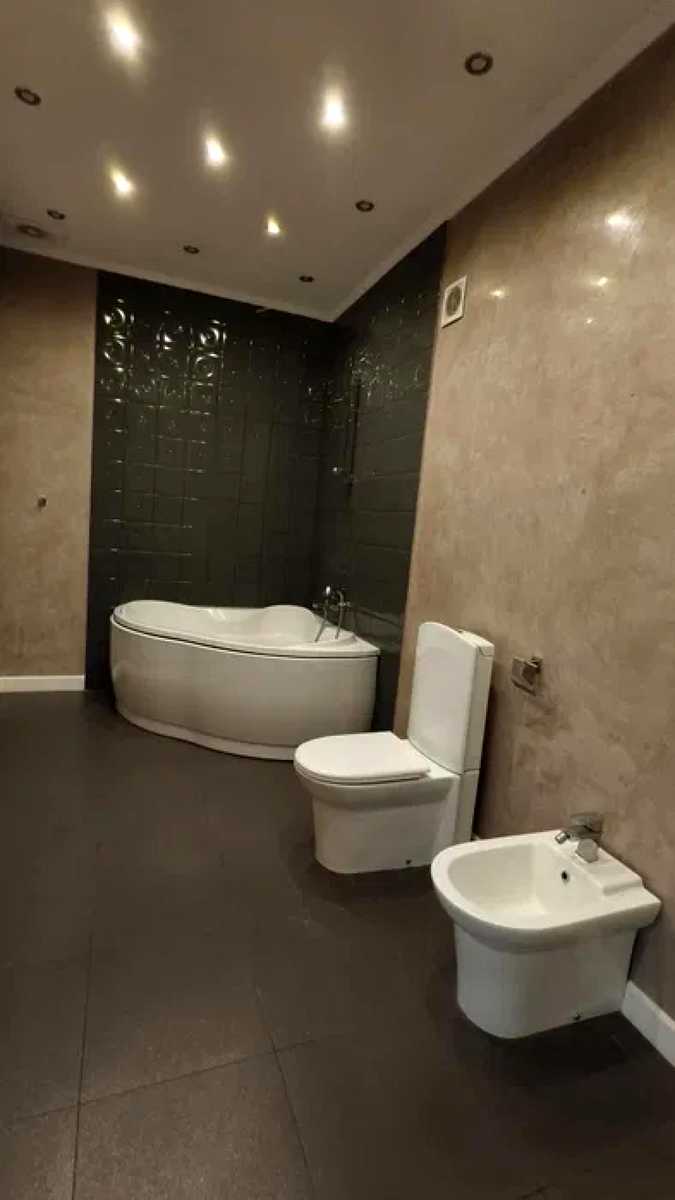 1879847866400706