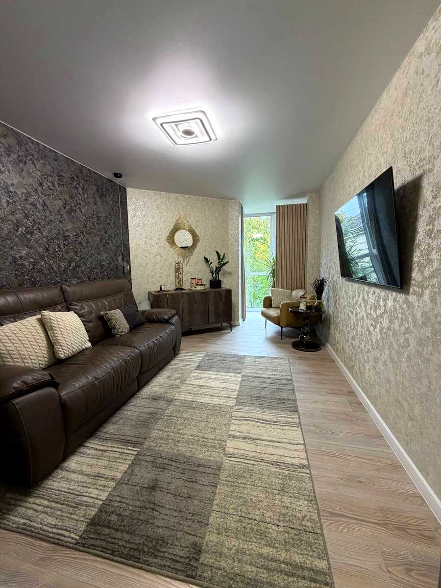 1879848301675518