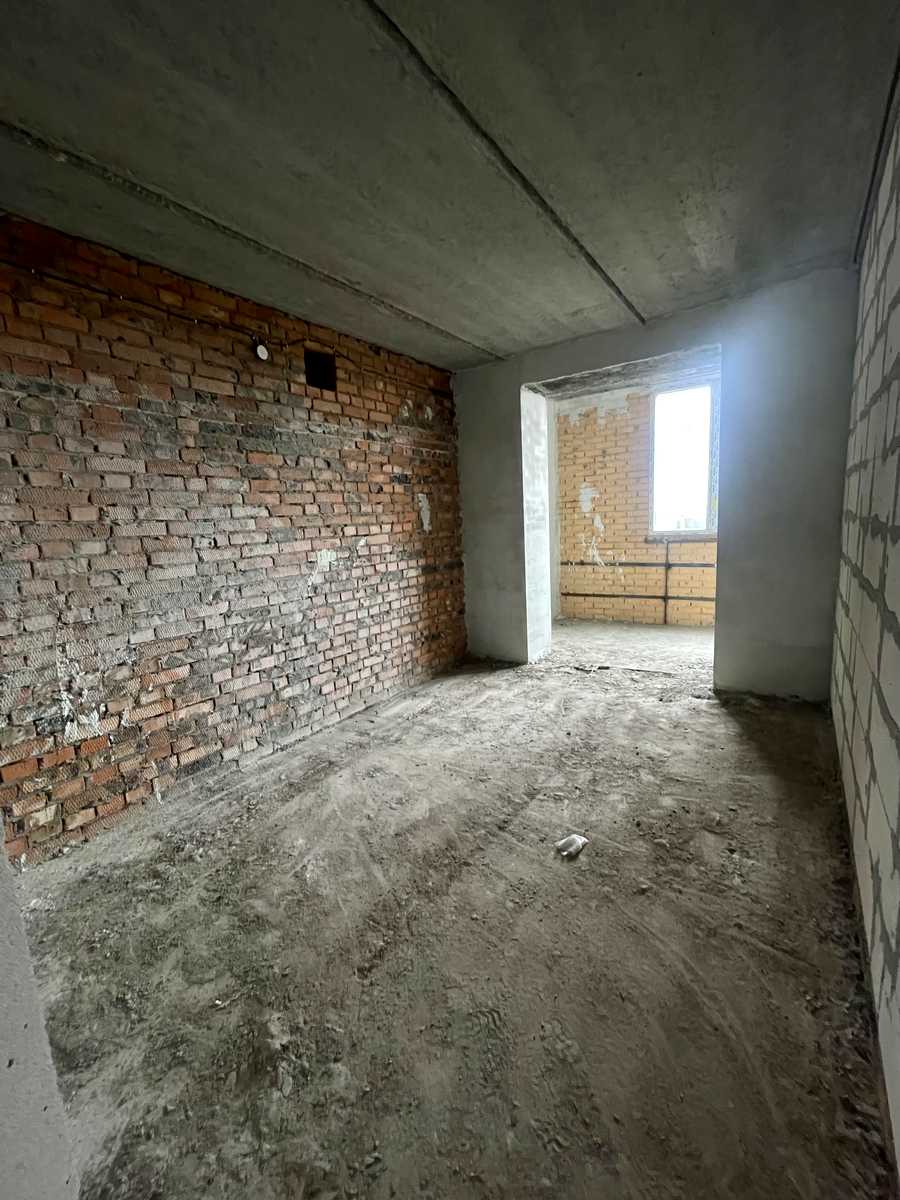 1879848493743916