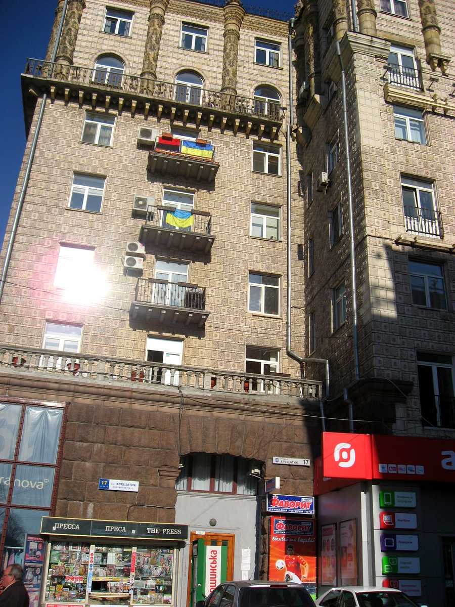 1879848975986363