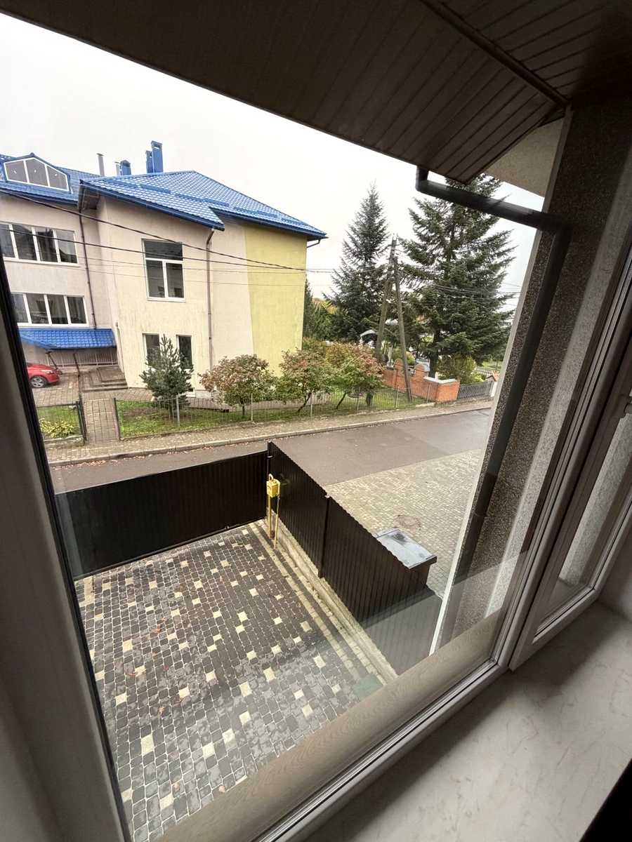 1879849143513036