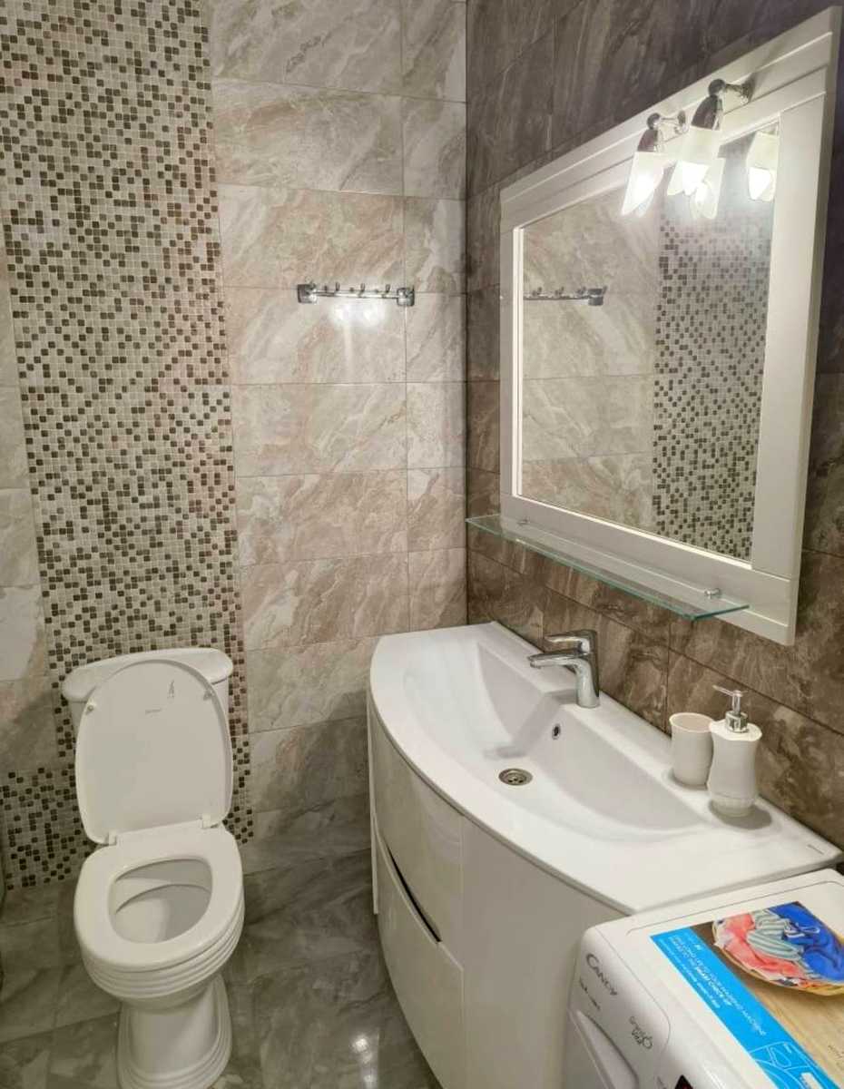 1879851379856982
