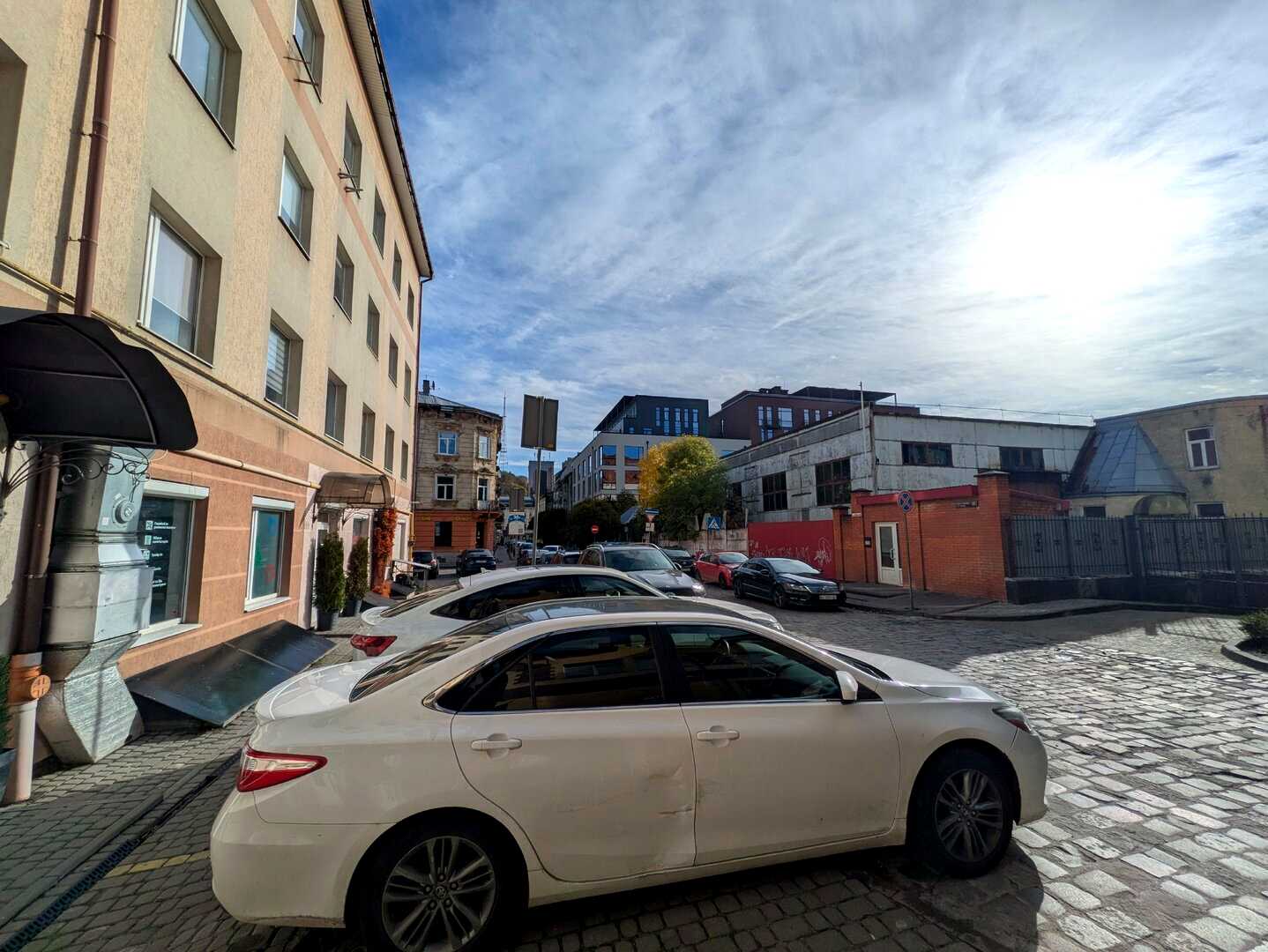 1879852812687869