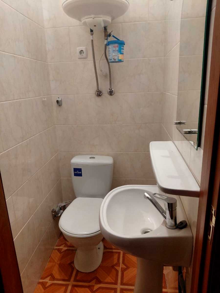 1879854860712843