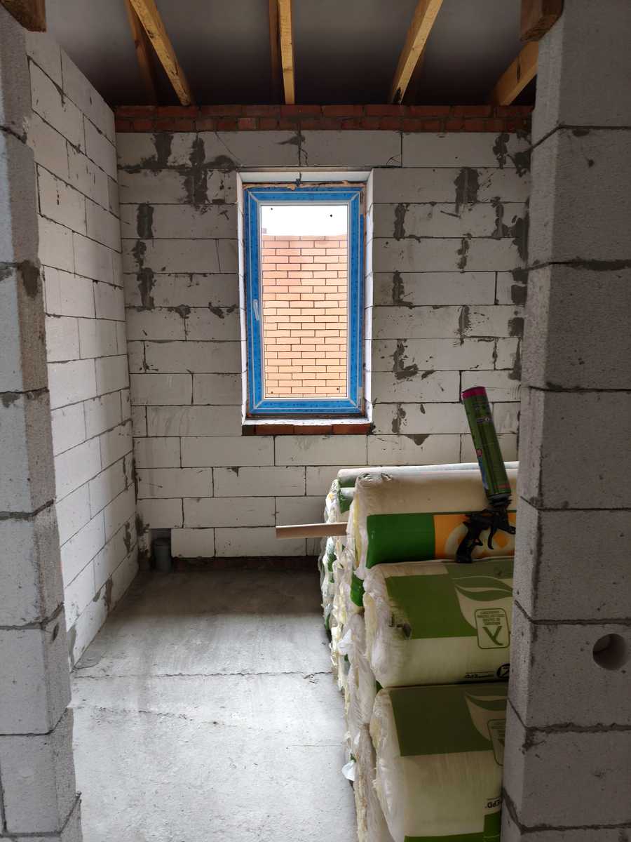 1879859268359132