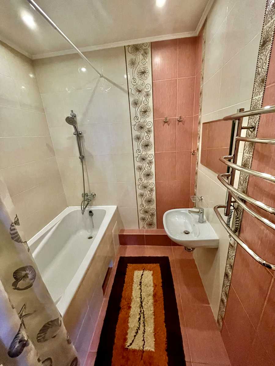 1879904423356385
