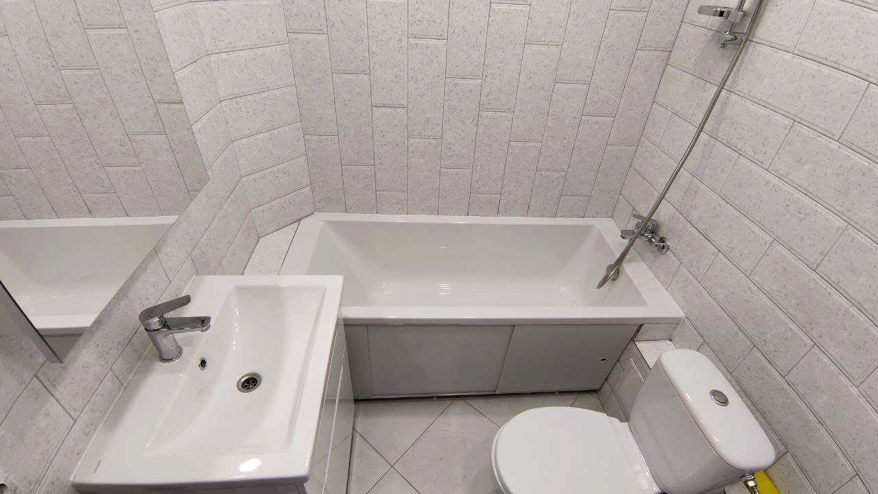 1879904473057942